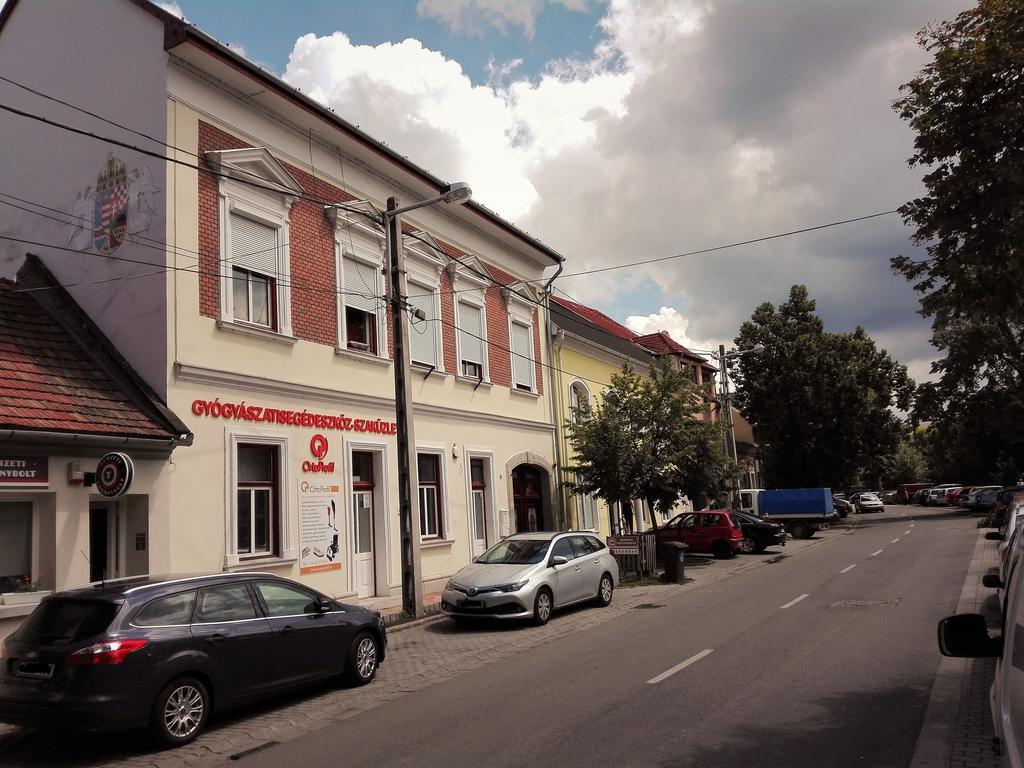 Downtown Deluxe Apartment Eger Værelse billede